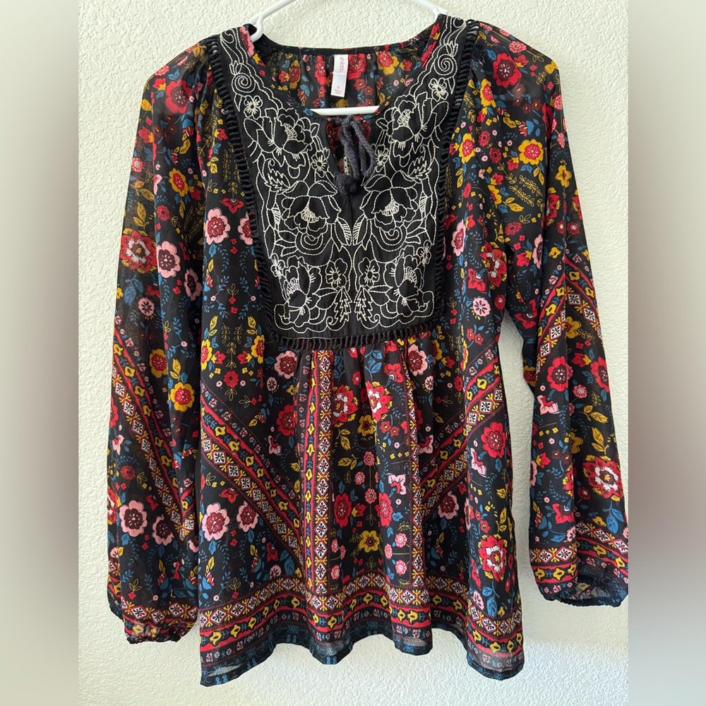 Xhilaration Black Floral Embroidered Peasant Tunic